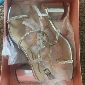 Brand new Nina nilla new silver baby heels